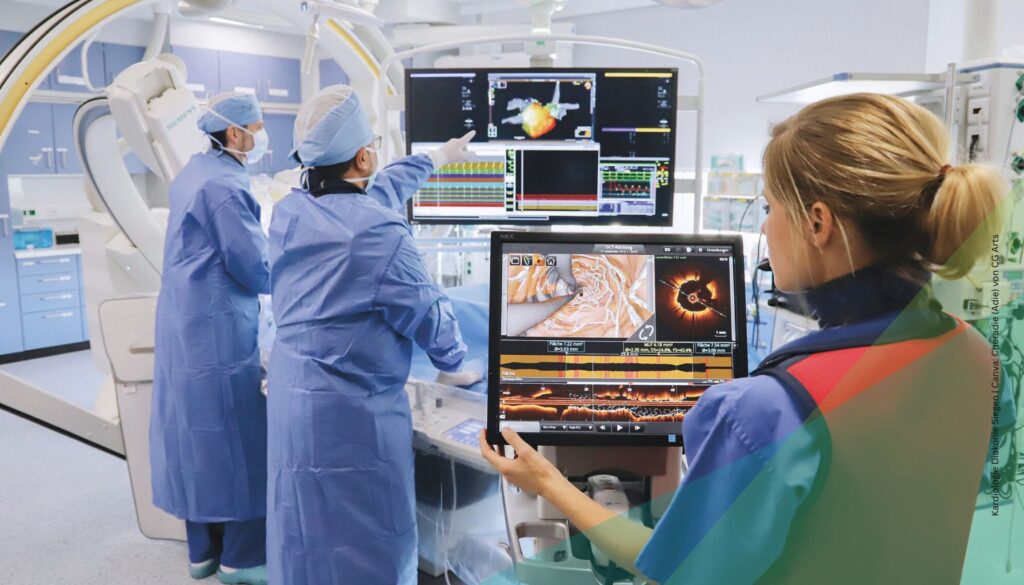 Ärzte und Assistenz im Kardiologie OP zum Thema Koronare Herzkrankheiten